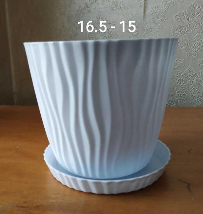 Красивые белые горшочки для цветов