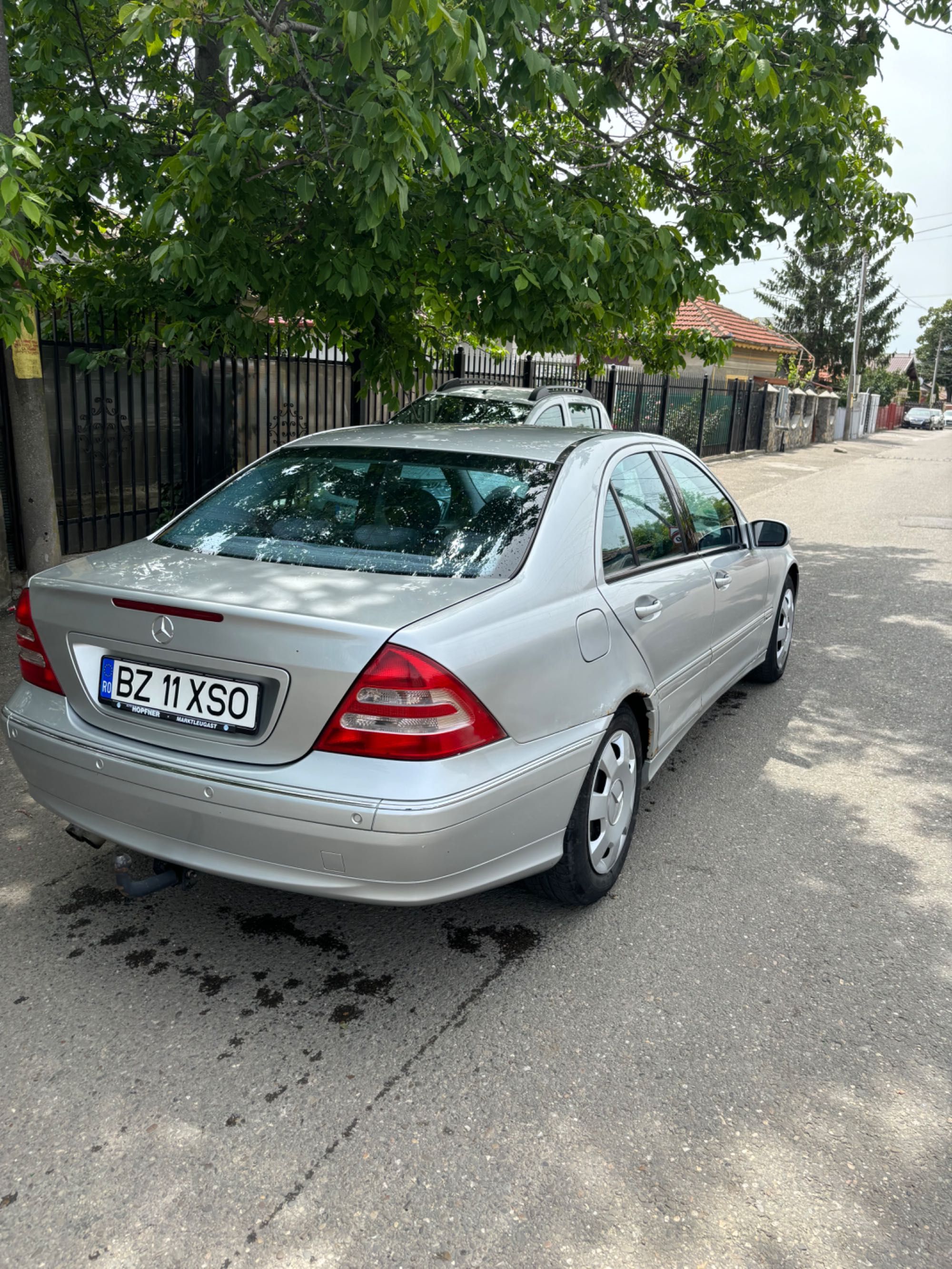 Vând sau schimb  Mercedes c180