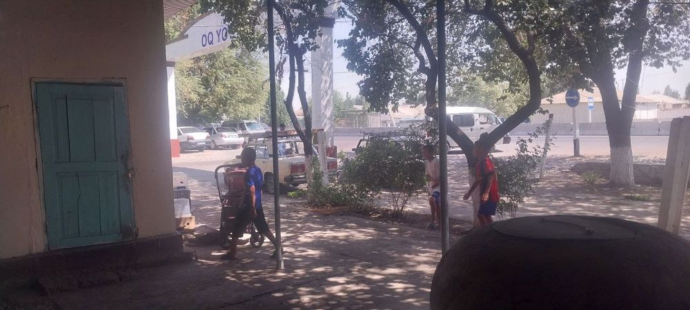 Toshkent to'ytepada yo'li yuzida choyhona kafe sotiladi 90000$min
