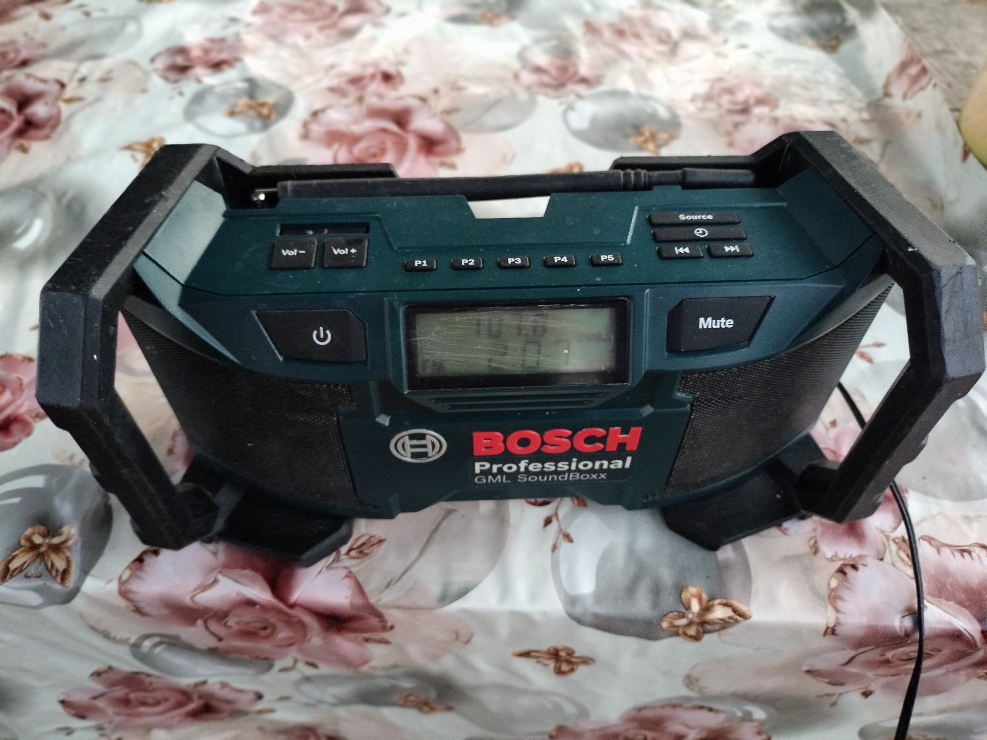 Радио BOSCH мощный звук! оригинальный вещь