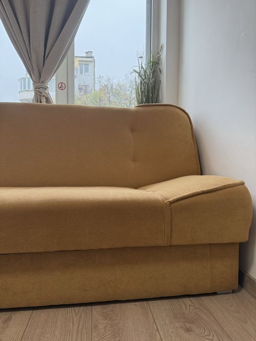 Продавам 3-местен разтегателен диван в отлично състояние