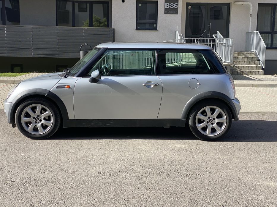 Vand/schimb Mini cooper 1.6 benzina 116 cp