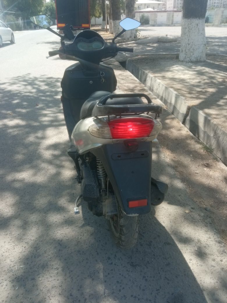 Kawasaki skuter firminniy yili 2016
