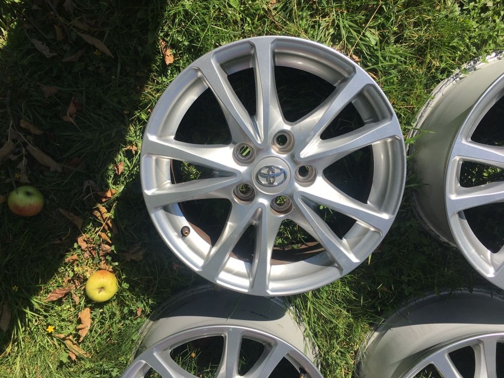 4бр. оригинални джанти Toyota Avensis 16" 5x114.3