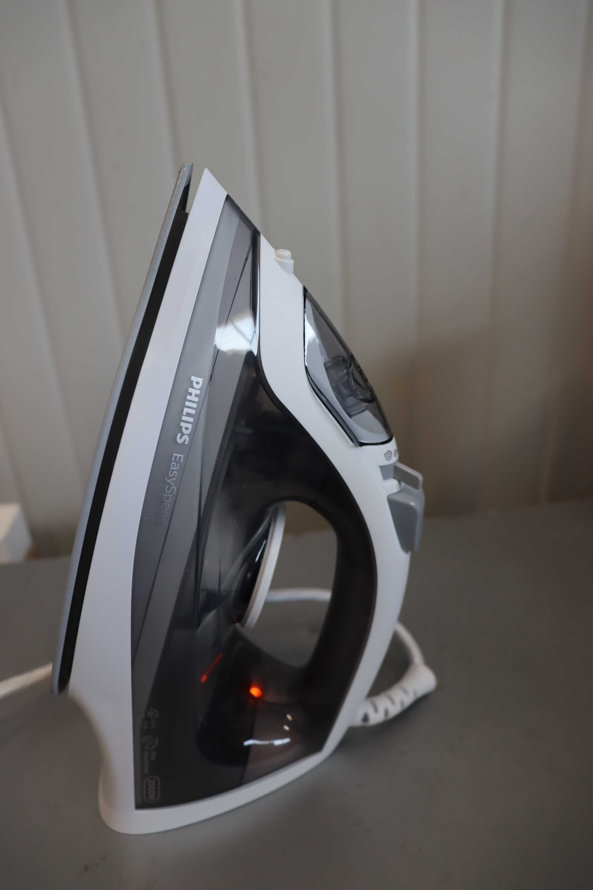 Ютия Philips Easyspeed, Керамична гладеща повърхност,2000W, вода 220мл