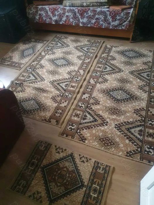 vând 7 carpete diverse dimensiuni in stare buna, curate