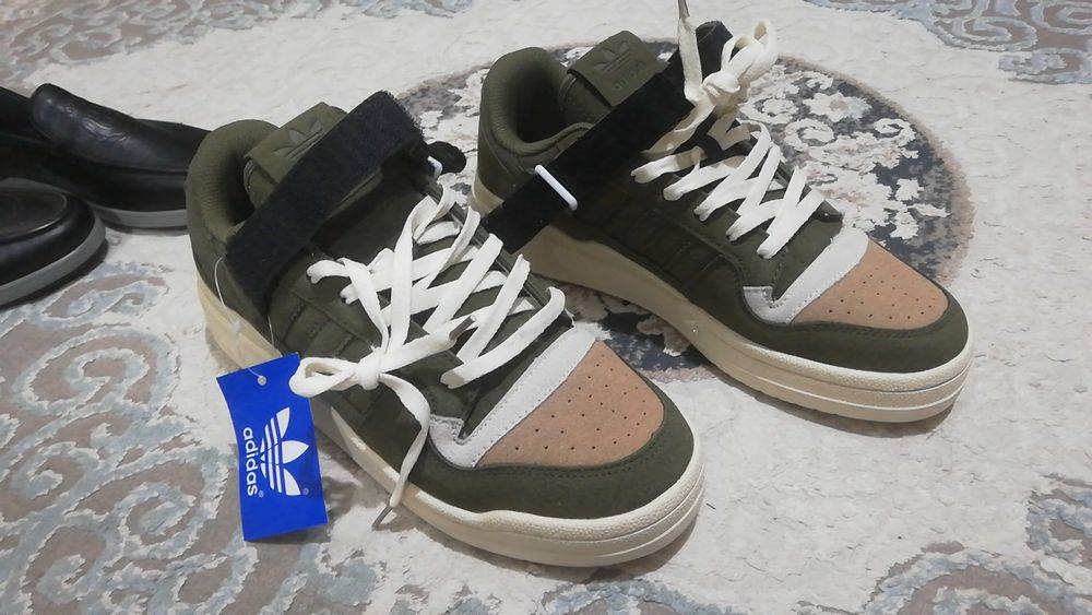 Новый кроссовки размер 42    -   ( 41 )