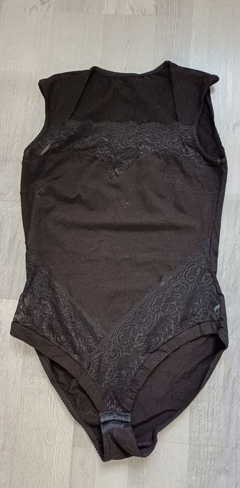 Body negru cu dantela