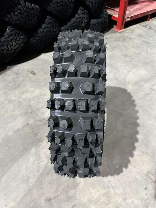 Pret redus! Anvelope 4x4 215 65 16 si 195 80 15 sau 195 15 nerulate