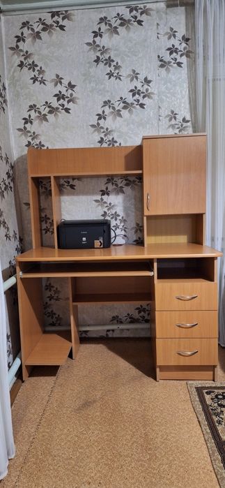 Стол компьютерный