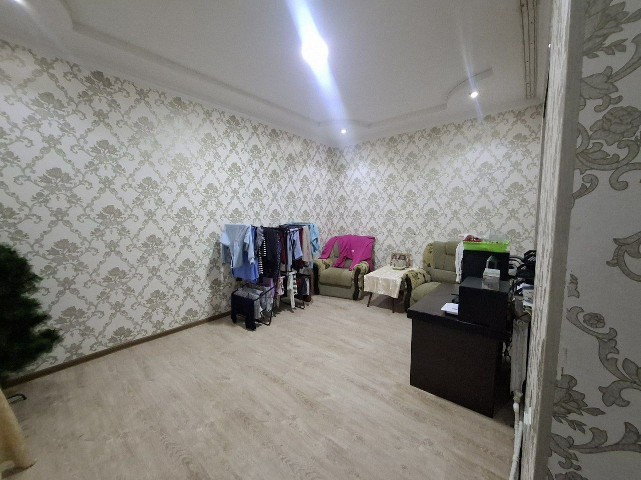 Сергели Продам 4 комнатный дом Райхон Чартак махалля  3 сотки участок