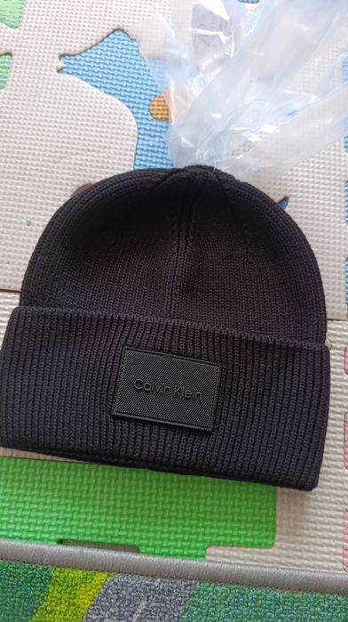 Calvin Klein нова шапка плетиво
