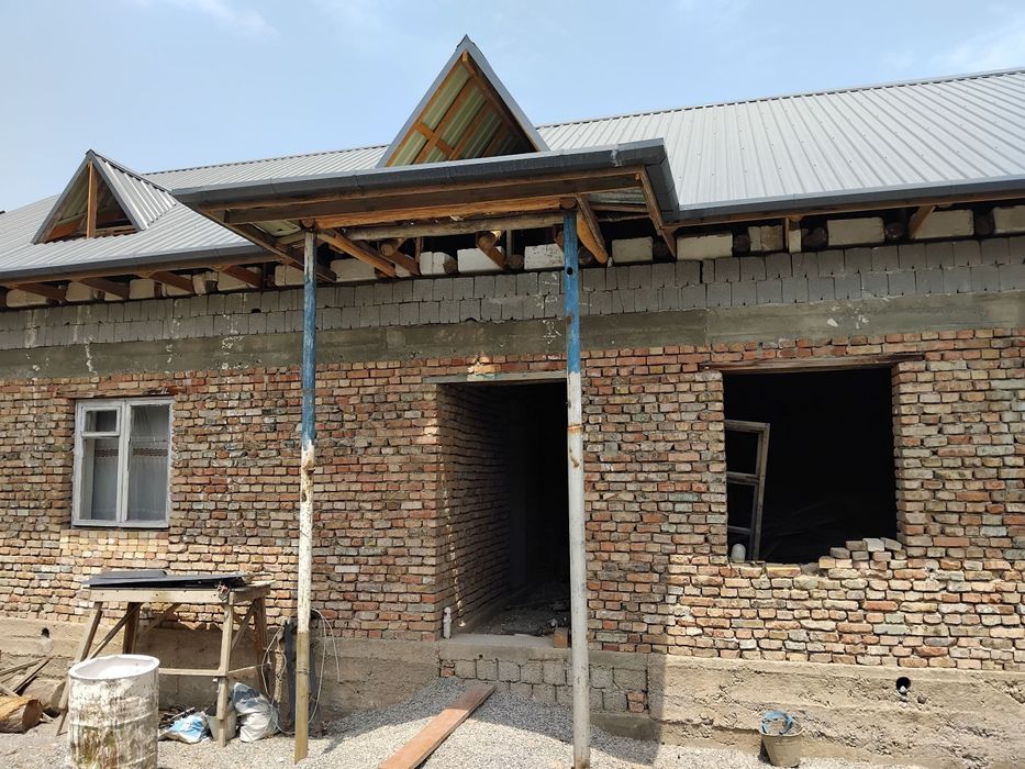 Уй сотилади,каропка холатда