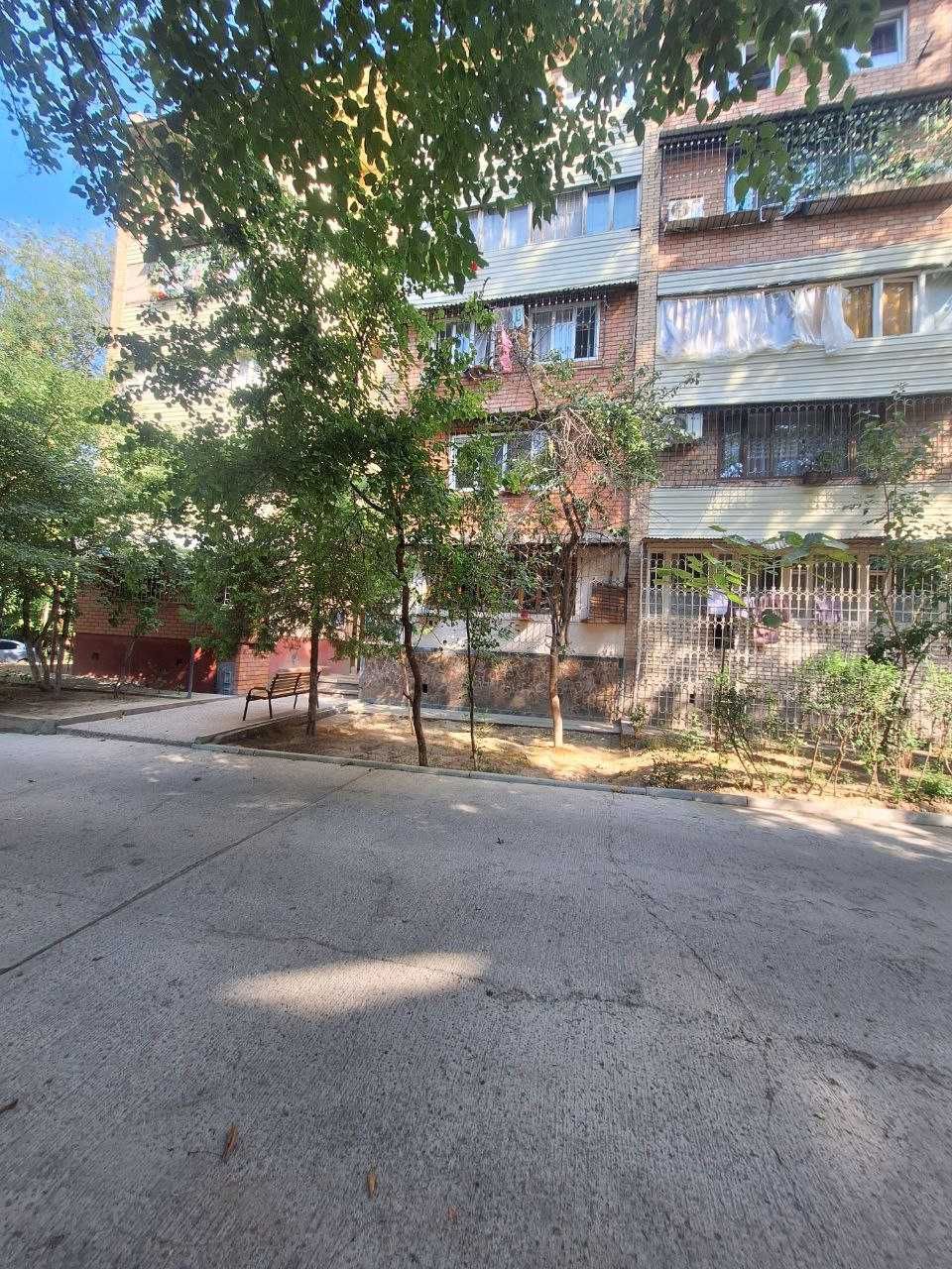 1 хонали квартира сотилади Учтепа 26кв 42м2