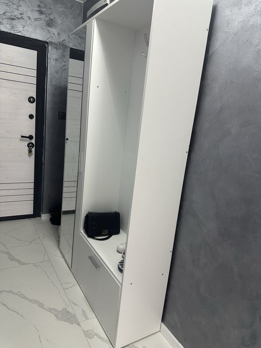 Портманто с огледало и закачалки