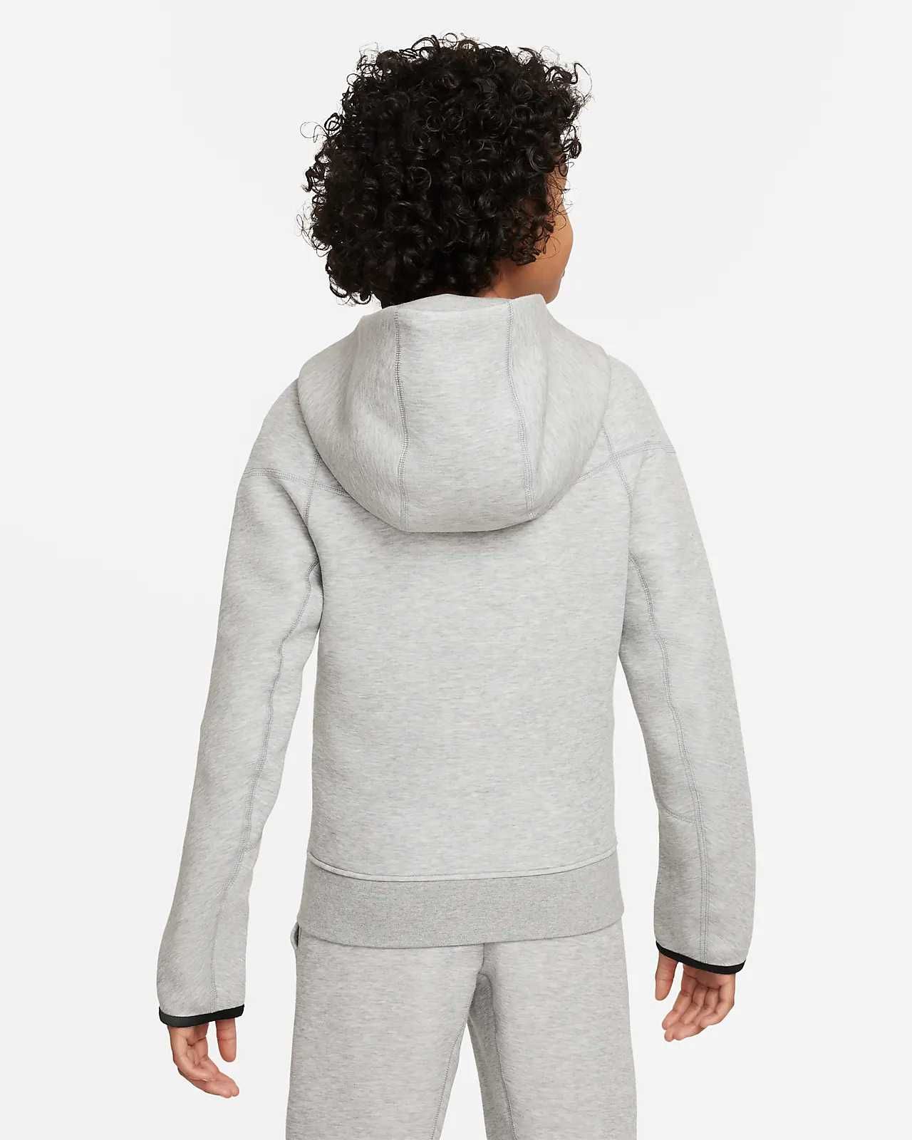 NEW Nike Tech Fleece Kids 2023