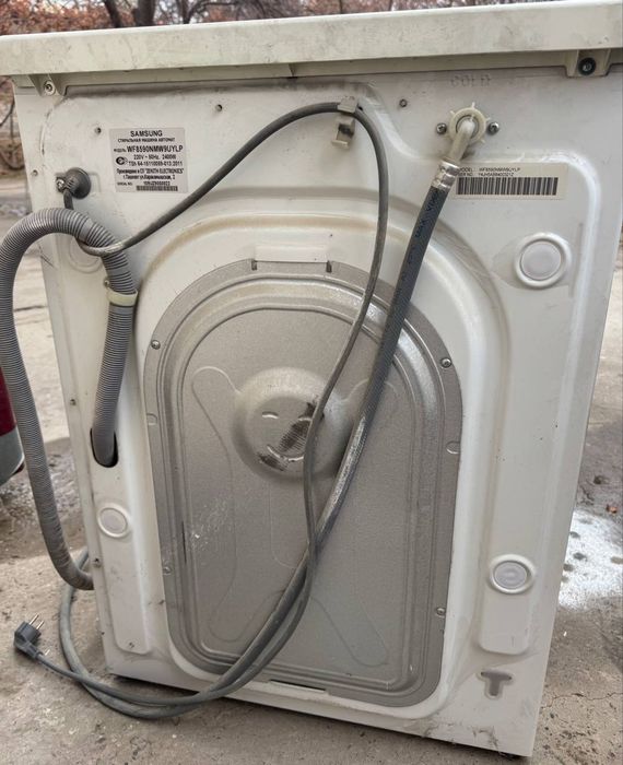 Продаёься нерабочая стиральная машина Samsung 6кг