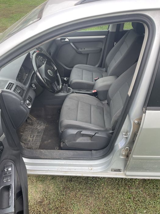VW Touran 1,6 FSI  , 6 viteze 2006 tip motor BAG