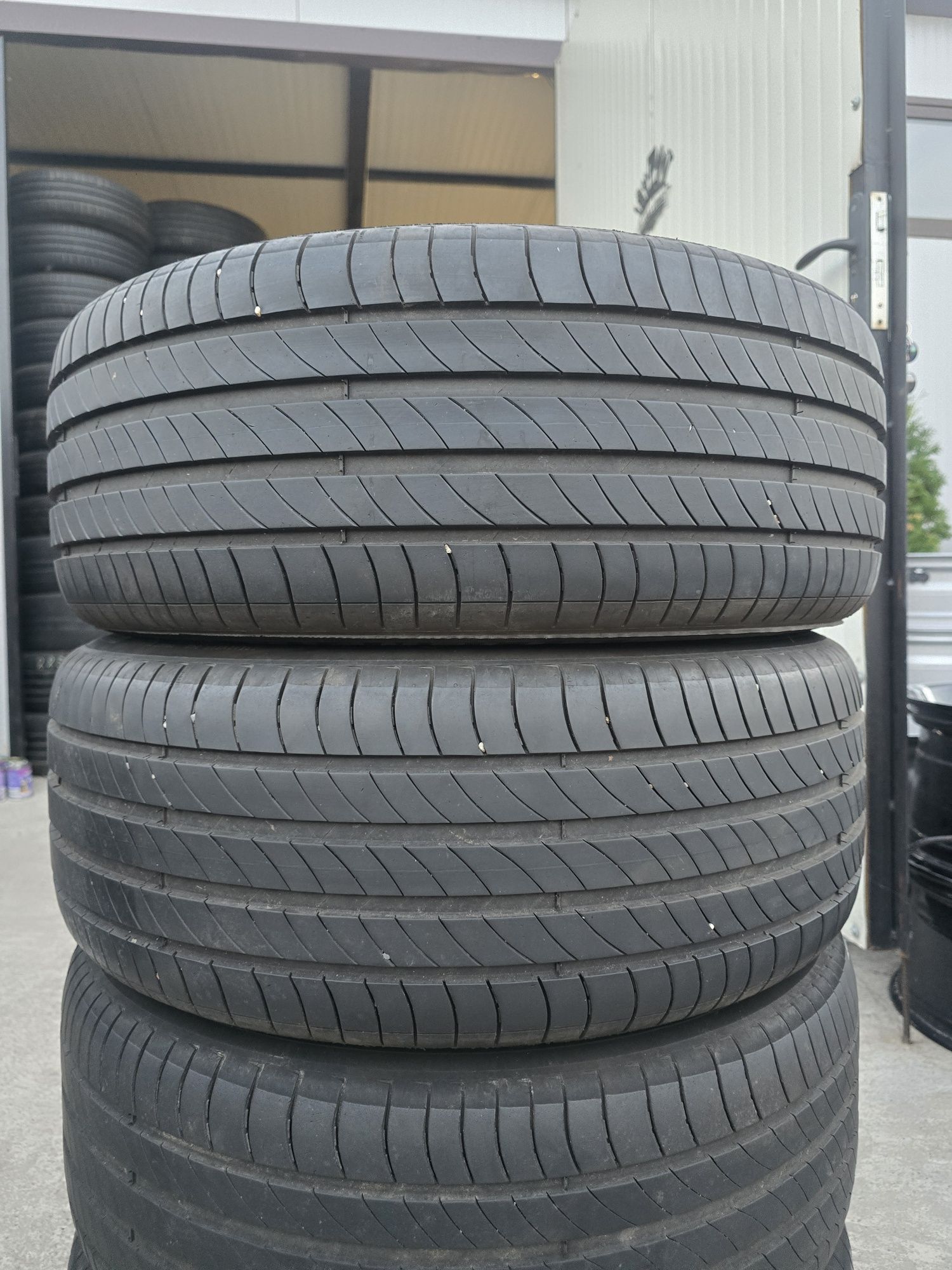 4 Броя 225/50/17 Michelin 2x6,6mm 2x5mm 21dot