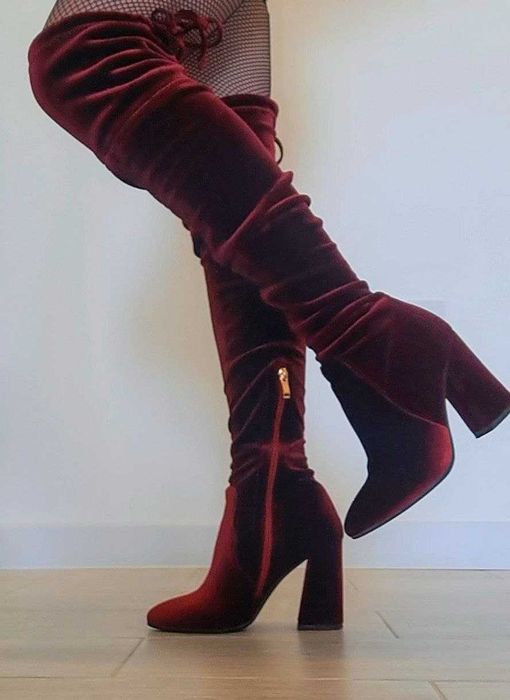 Эффектные сапоги-чулки бархатные