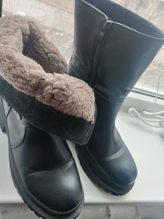 Продам зимние сапоги