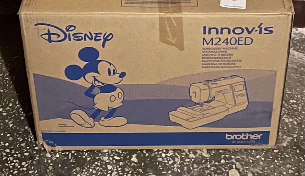 Vand masina de brodat noua doar incercata