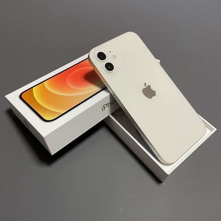 iPhone 12  Белый