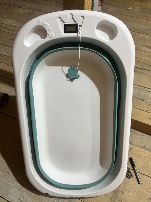 Cada Pliabila cu Termometru Digital pentru Bebelusi 81x45x21.5cm