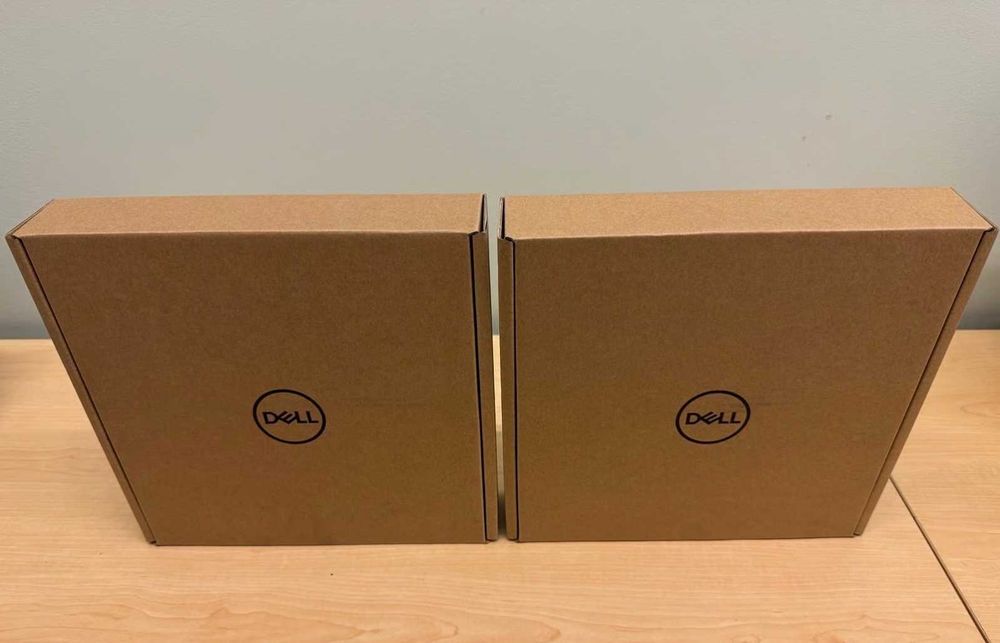 Неизползван комплект Dell Thunderbolt Dock – DELL WD22TB4 Windows/Mac