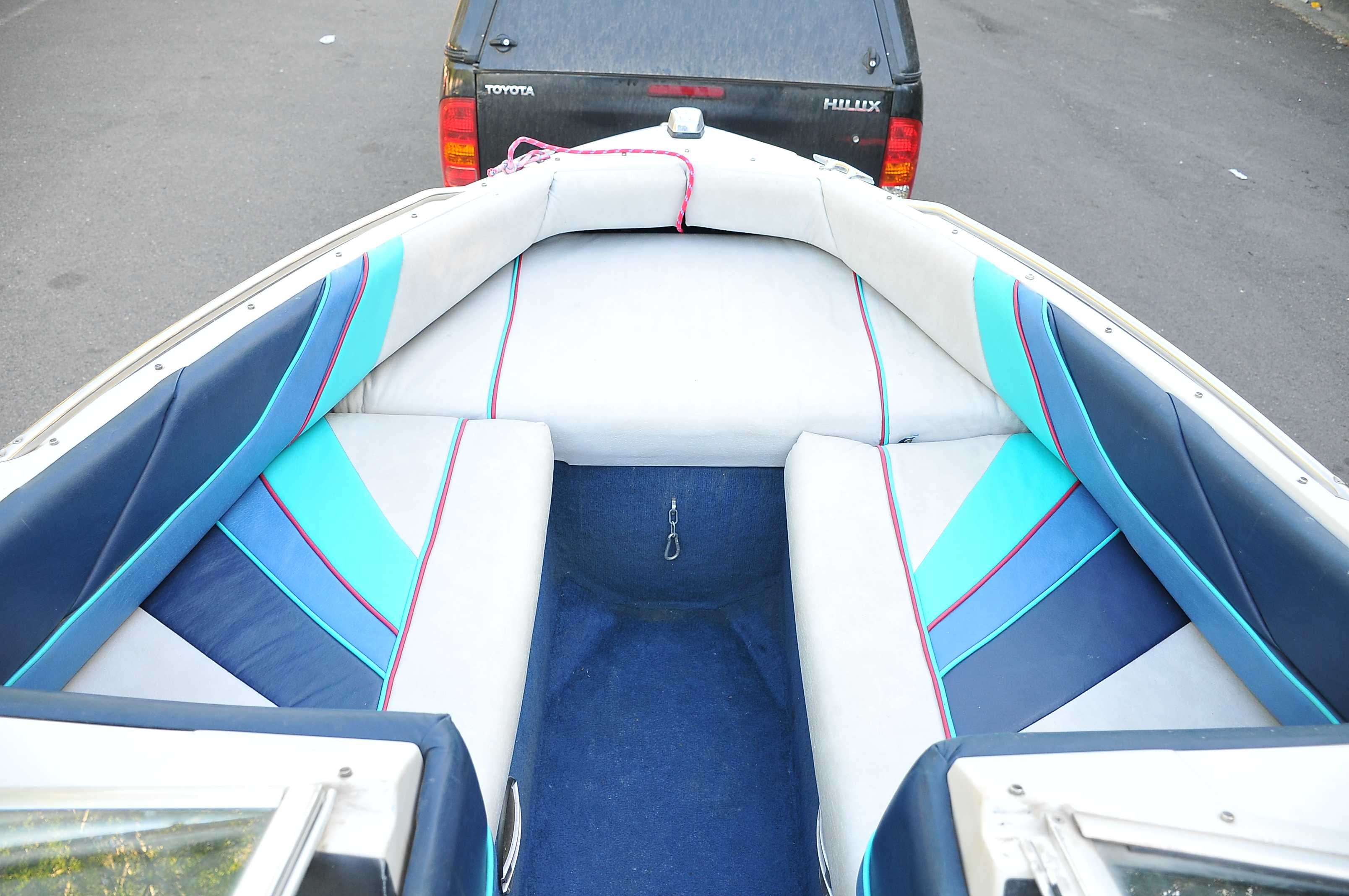Salupa Bayliner Capri
