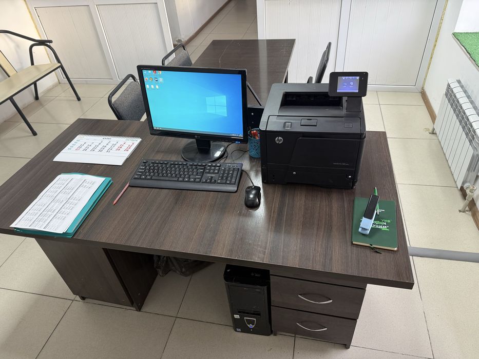 Принтер HP 400 хорошем состояние