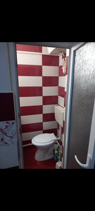 Vând garsonieră zona Laminorului