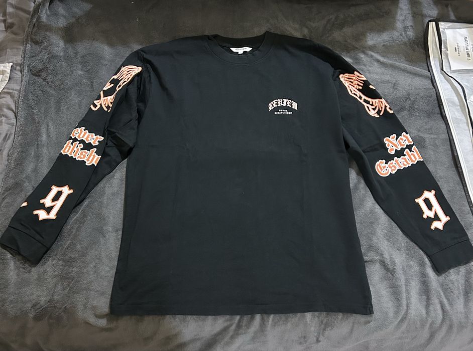 Bluza Review cu model