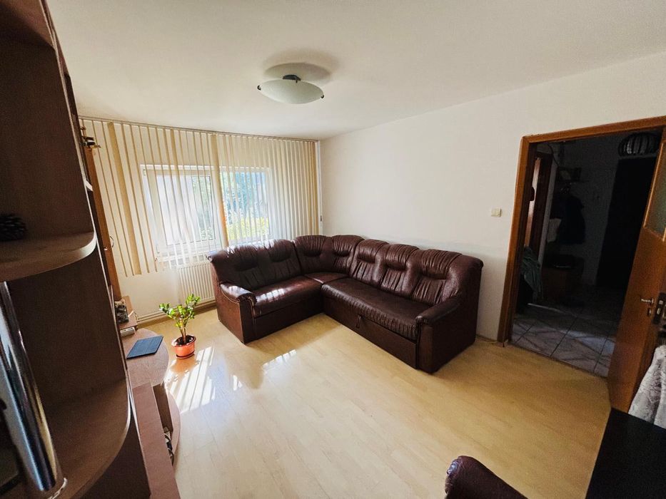 Apartament de inchiriat, 3 camere decomandat in zona Soveja/Inel1