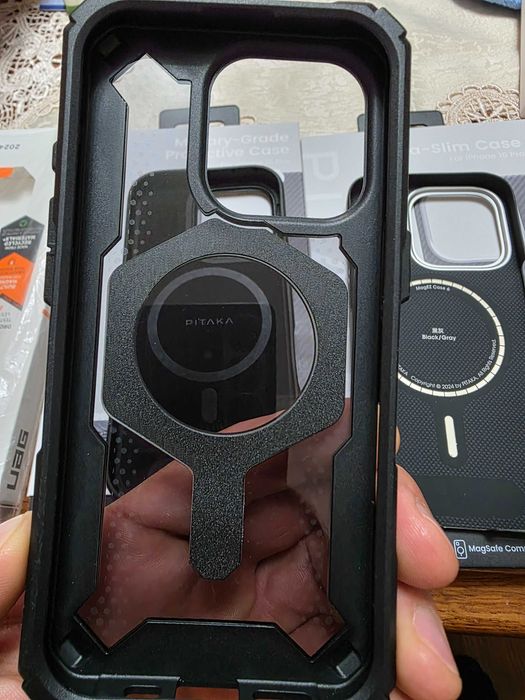 Кейсове за iphone 16 pro