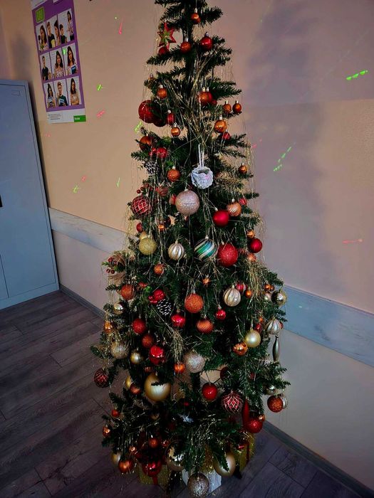 Коледна  PVC елха с включена поставка - 180 см. или 210 см. + Подарък