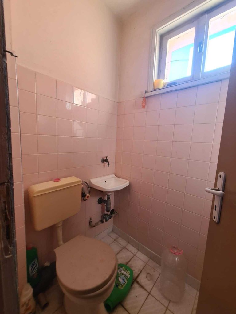 Продава се Четиристаен апартамент в Хасково, Македонски - 122 кв.м за 753 €/кв.м - Снимка #15