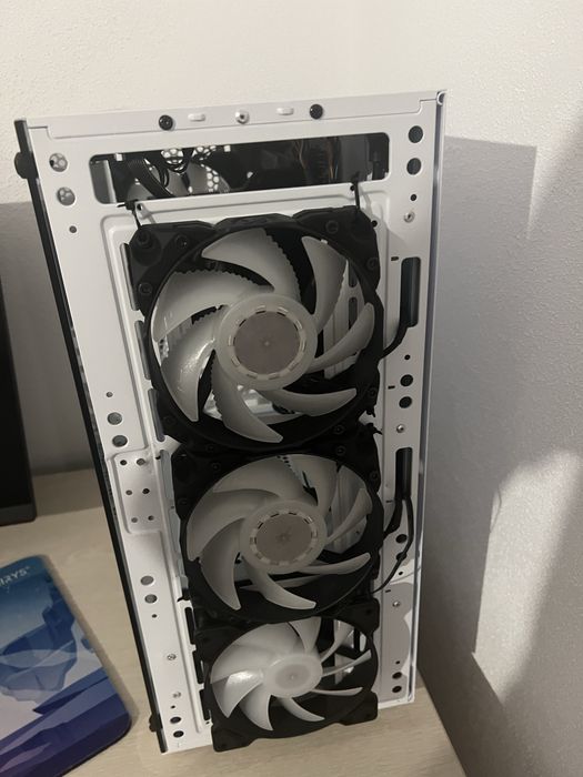 Vand pc gaming fara placa video