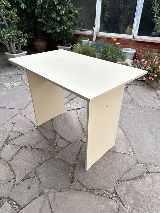 Продам новый кухонный стол