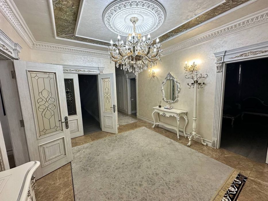 ул. Шевченко 182 кв.м. 4 комнатная