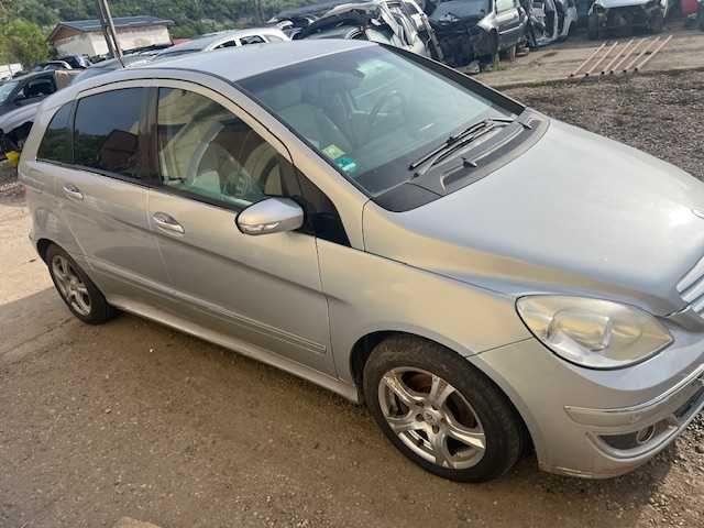 Dezmembrez B-class W245 /2008,2.0 CDI,140cp,aut. 8 tr. Argintiu Polar