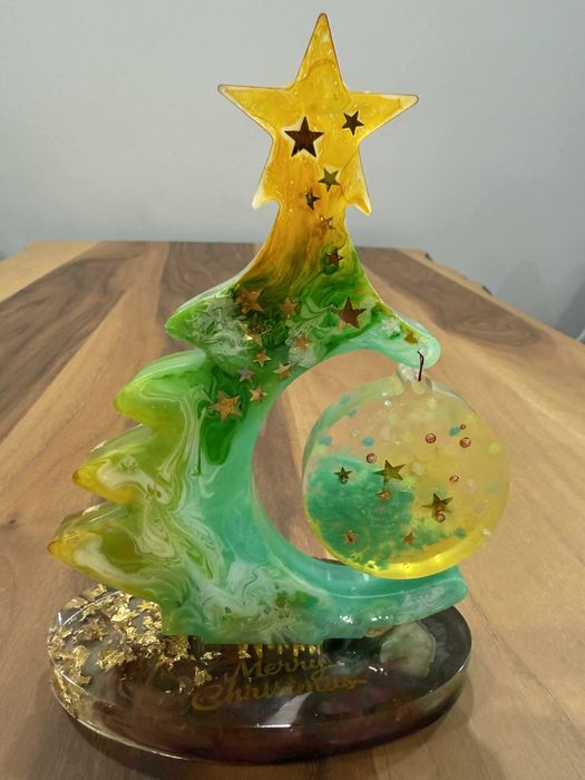 Ръчно изработена светеща коледна елха за декорация