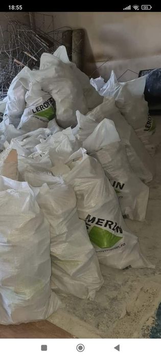 Transport nisip sorturi piatră spartă moloz