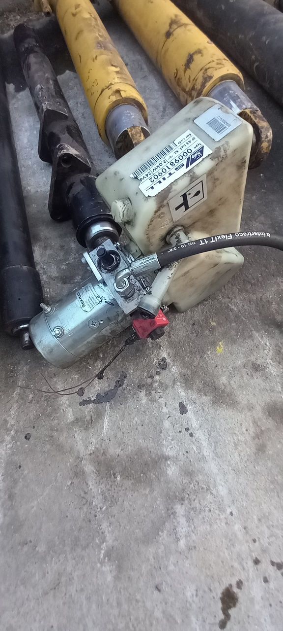 pompa basculare Rexroth 2 kw 24 v