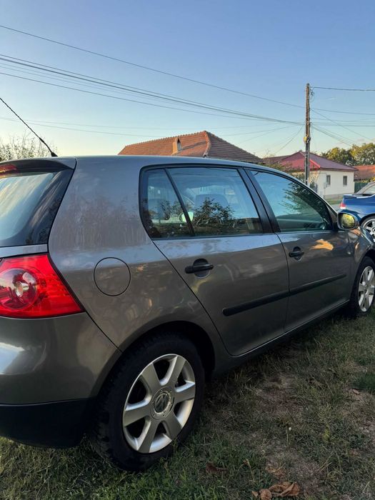VW Volkswagen Golf V 5