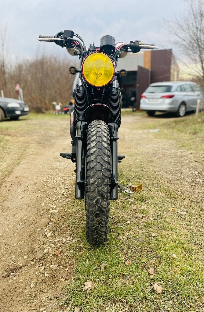 Vând  suzuki freewind xf650 scrambler , cafe racer a2