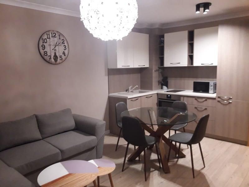 Дава се под наем Двустаен апартамент в Варна, Център - 60 кв.м за 800 € - Снимка #1