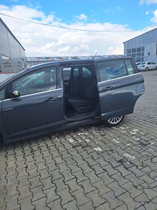 Ford Grand C Max 7 locuri