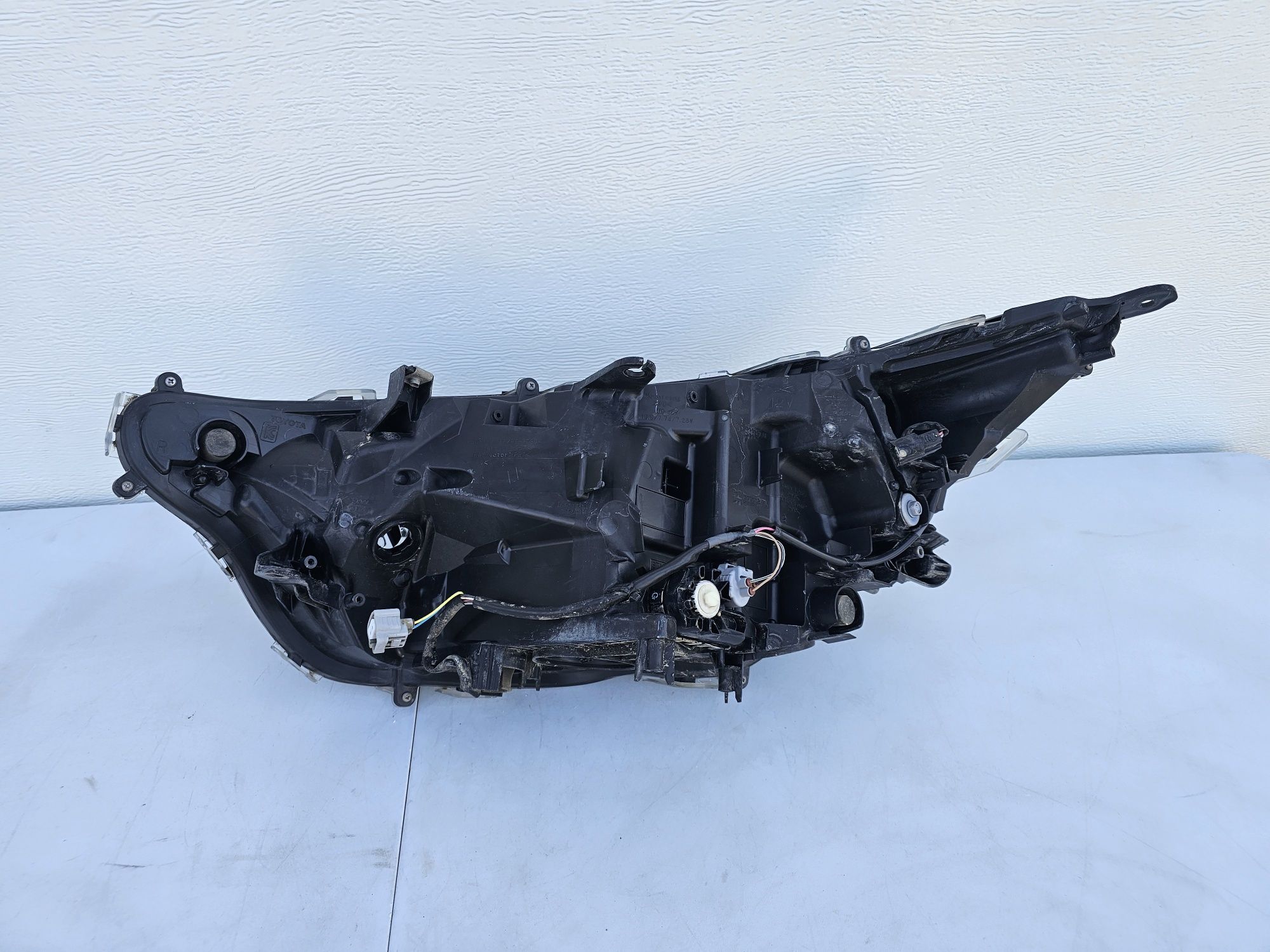 Far dreapta Toyota Rav4 Full Led