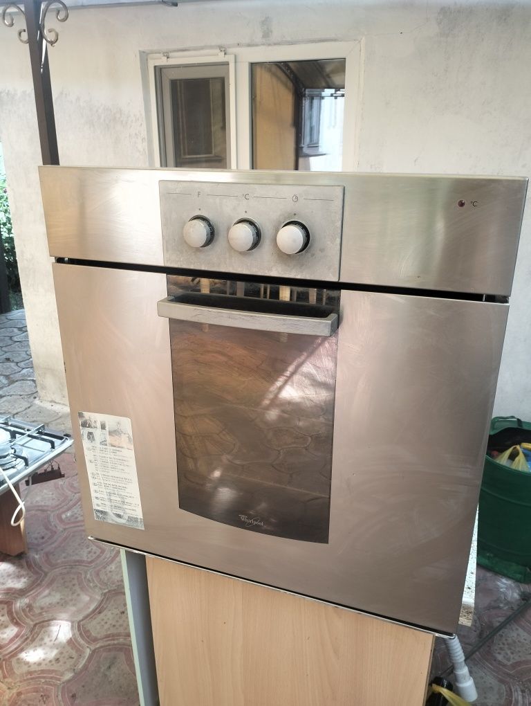 Продам электрическую Духовку
